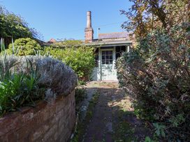 The Hideaway - Suffolk & Essex - 1172894 - thumbnail photo 23