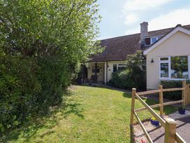 A house surrounded by garden at Rosemarie Annexe in Axminster