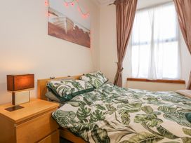 Captain’s Quarters - North Wales - 1173342 - thumbnail photo 7