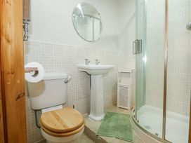 Captain’s Quarters - North Wales - 1173342 - thumbnail photo 9