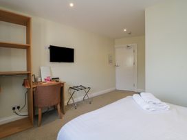 The Treetop Nook at Harcombe House - Devon - 1173358 - thumbnail photo 7