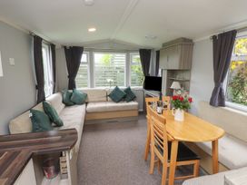 Caravan - Anglesey - 1173447 - thumbnail photo 2