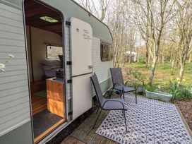 Bramble The Retro Caravan - Lake District - 1173683 - thumbnail photo 2