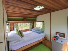 Bramble The Retro Caravan - Lake District - 1173683 - thumbnail photo 4