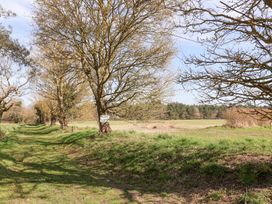 Bradley's Barn - Suffolk & Essex - 1173702 - thumbnail photo 32