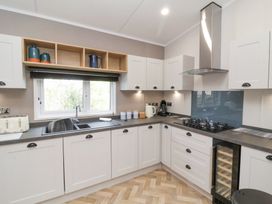 16 Manleigh Park - Devon - 1174031 - thumbnail photo 9