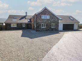 Criw - North Wales - 1174046 - thumbnail photo 1