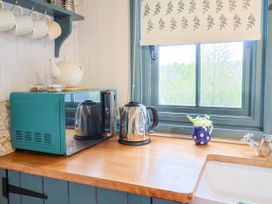 Oak Shepherd Hut - Dorset - 1174124 - thumbnail photo 8