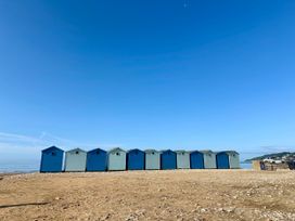 Oak Shepherd Hut - Dorset - 1174124 - thumbnail photo 38