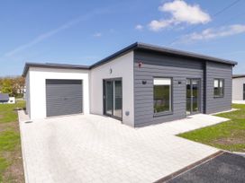 Number 2 Villa - The View - County Donegal - 1174209 - thumbnail photo 3
