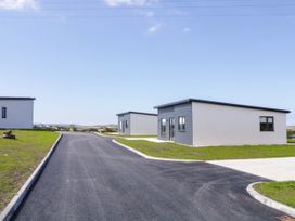Number 2 Villa - The View - County Donegal - 1174209 - thumbnail photo 23