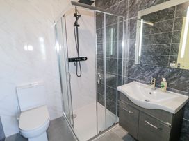 Number 5 Villa - The View - County Donegal - 1174211 - thumbnail photo 12