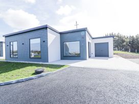 Number 6 Villa - The View - County Donegal - 1174212 - thumbnail photo 1