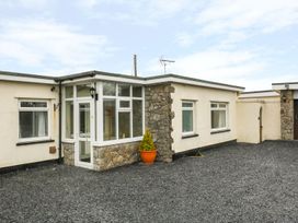 Llain Delyn - Anglesey - 1174294 - thumbnail photo 2