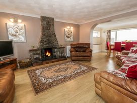 Llain Delyn - Anglesey - 1174294 - thumbnail photo 3