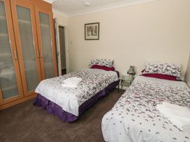 Llain Delyn - Anglesey - 1174294 - thumbnail photo 16