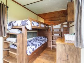 Buttercup (Cow Shed 3) - Suffolk & Essex - 1174328 - thumbnail photo 4