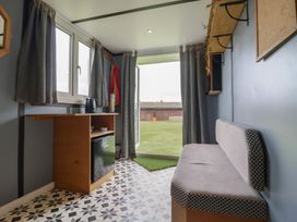 Dozy Dotty (Cow Shed 4) - Suffolk & Essex - 1174329 - thumbnail photo 6