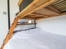 Bluebelle (Cow Shed 5) - Suffolk & Essex - 1174330 - thumbnail photo 9