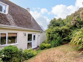 An exterior view of a house with a garden at 3 Chantry Hill in Kingsbridge