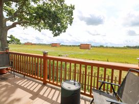 Oak Tree Holiday Lodge - Suffolk & Essex - 1174956 - thumbnail photo 27