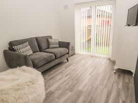 11 Seabreeze - North Wales - 1175101 - thumbnail photo 4
