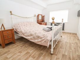 11 Seabreeze - North Wales - 1175101 - thumbnail photo 14