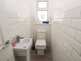 11 Seabreeze - North Wales - 1175101 - thumbnail photo 16