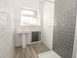11 Seabreeze - North Wales - 1175101 - thumbnail photo 18