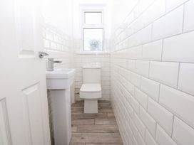 Seabreeze - North Wales - 1175101 - thumbnail photo 11