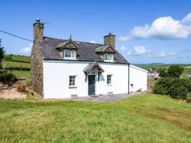 A house with a garden at Brynffynon in Pwllheli