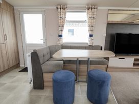 Caravan B8 - North Wales - 1175441 - thumbnail photo 7