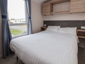 Caravan B8 - North Wales - 1175441 - thumbnail photo 12