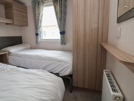 Caravan B8 - North Wales - 1175441 - thumbnail photo 16