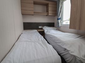 Caravan B8 - North Wales - 1175441 - thumbnail photo 18