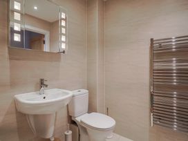 36 Quay West Apartments -  - 1175511 - thumbnail photo 17