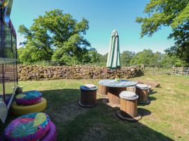 The Greatest Showman - Peak District & Derbyshire - 1175530 - thumbnail photo 3