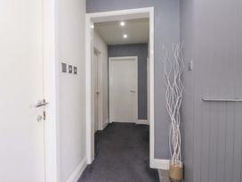 Sea Views No 8 Plas Darien - Anglesey - 1175747 - thumbnail photo 12