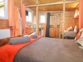 The Cabin - Anglesey - 1175829 - thumbnail photo 7