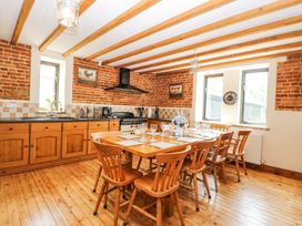 Lakeside Barn - Norfolk - 1175842 - thumbnail photo 12