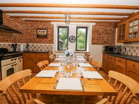 Lakeside Barn - Norfolk - 1175842 - thumbnail photo 15