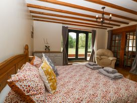 Lakeside Barn - Norfolk - 1175842 - thumbnail photo 18