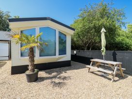 White Hart Caravan - Kent & Sussex - 1175905 - thumbnail photo 2