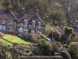 Cottages with garden and flowers at Rigg Cottage, Mount Pleasant in Sandsend