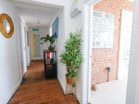 The Beach Condo - Dorset - 1176421 - thumbnail photo 24