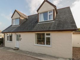 A house with windows and a door in St. Agnes