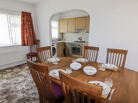 No.1 Vanderhoof Way - South Wales - 1177266 - thumbnail photo 2