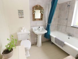 The Pink House - South Wales - 1177394 - thumbnail photo 17