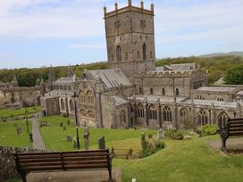 The Pink House - South Wales - 1177394 - thumbnail photo 25