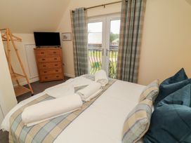 James Ville Marina Lodge 7 - Lincolnshire - 1177761 - thumbnail photo 12